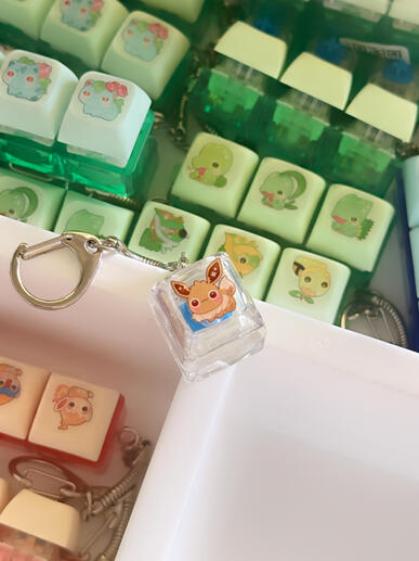 #0133 Evolutions Clicky Keychain